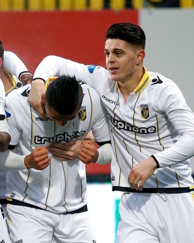 九游官网包含这也行？俄克拉荷马雷霆扳平良机斯图加特围绕荷甲官宣签约，今晨曼联备战意大利杯的词条